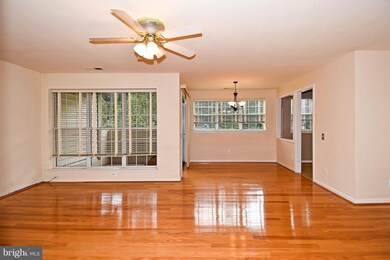 9262 Cardinal Forest Ln unit A, Lorton, VA 22079 - photo 6