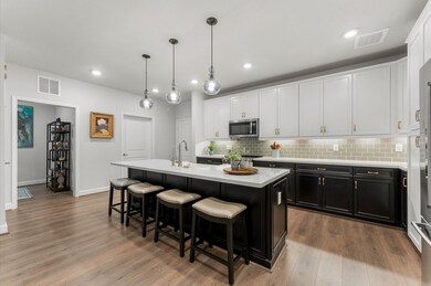A spacious island perfect for cooking and entertai