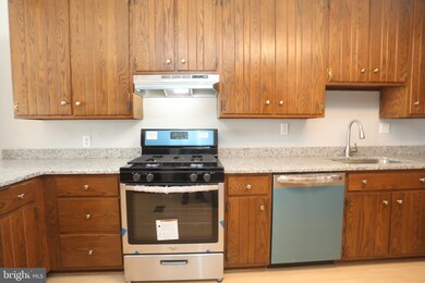 6415 Sandy St, Laurel, MD 20707 - photo 5