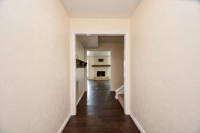 5702 Long Creek Ln, Houston, TX 77088 - photo 4