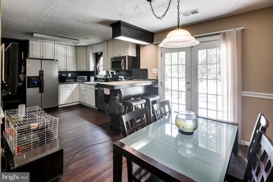 1014 Balsam Ln, Sykesville, MD 21784 - photo 4