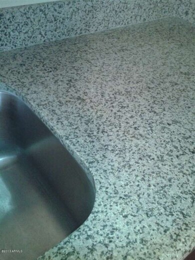 Undermount sink