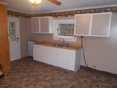 790 Laurel St, Pittston, PA 18640 - photo 3