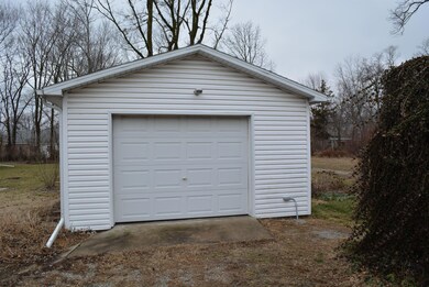 Detached Garage