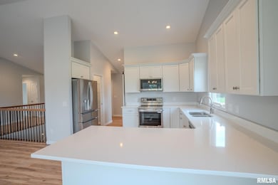 941 9th Ave N, Clinton, IA 52732 - photo 4