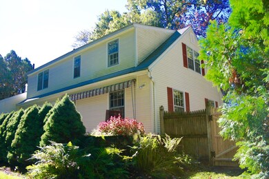 488 Amostown Rd, West Springfield, MA 01089 - photo 3