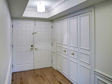 Entry/Foyer.