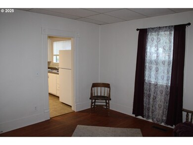 229 E Darwin St, Athena, OR 97813 - photo 5