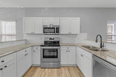 1427 E Huntsville Rd unit 2, Fayetteville, AR 72701 - photo 4