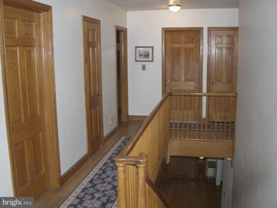 5509 Old Silver Hill Rd, District Heights, MD 20747 - photo 7