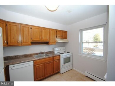 605 Garnet Dr unit 6E, Burlington, NJ 08016 - photo 3