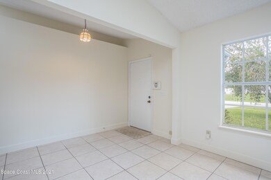 5585 Hemsing St-13