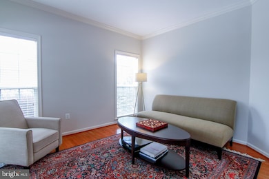 42277 Providence Ridge Dr, Chantilly, VA 20152 - photo 3