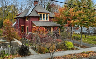 254 Davis St, Greenfield, MA 01301 - photo 2