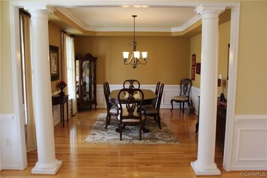 Dining Room, 13’ x 15’, hardwood flo