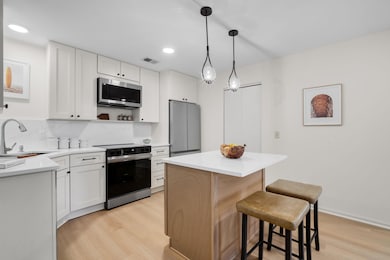 116 E Freistadt Rd unit F, Thiensville, WI 53092 - photo 2