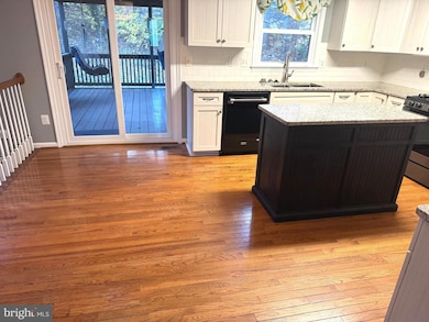 16068 Hayes Ln, Woodbridge, VA 22191 - photo 6