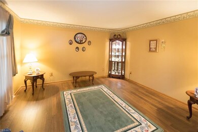 785 Hollyview Dr, Sheffield Lake, OH 44054 - photo 4