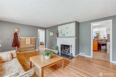 551 Bronson Way NE, Renton, WA 98056 - photo 6