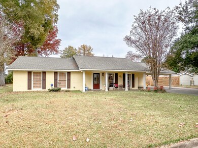 2625 Stidman Cir, Columbus, MS 39705 - photo 2