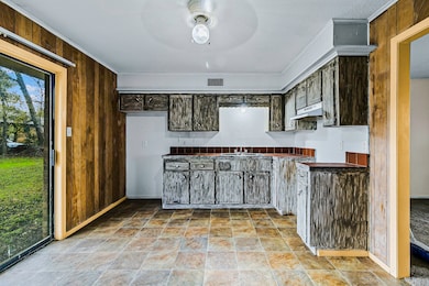 107 Thomas St, Crockett, TX 75835 - photo 3