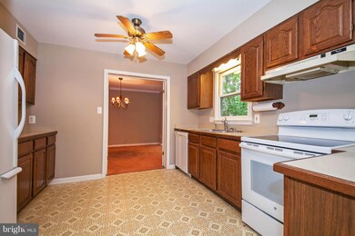 6947 Stephens Ln, Warrenton, VA 20187 - photo 5