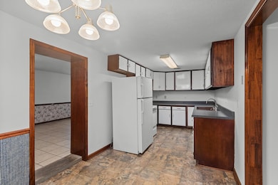 744 Fields Ave, Frankfort, KY 40601 - photo 4