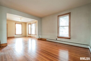 1033 W 15th St, Davenport, IA 52804 - photo 3