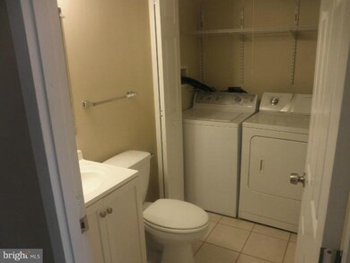 1381 Harford Square Dr, Edgewood, MD 21040 - photo 4