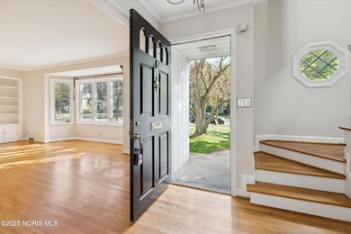 07-3324-Pelham-Rd-WindowStill-Photograph