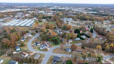 913 7th Street Dr SE, Hickory, NC 28602 - photo 3