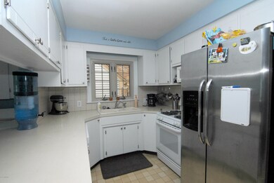 Edna kitchen