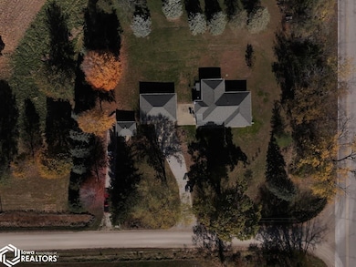 2645 255th St, Oskaloosa, IA 52577 - photo 4