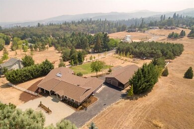 1000 Gleneden Way, Jacksonville, OR 97530 - photo 2