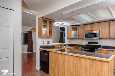 10711 Commodore Dr Anchorage-large-007-K