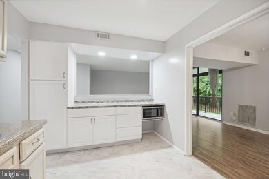 1635 Parkcrest Cir unit 8D/201, Reston, VA 20190 - photo 6