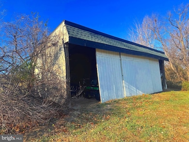 522 Manor Hill Dr, Toms Brook, VA 22660 - photo 4