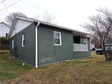 902 N South St, Mount Airy, NC 27030 - photo 2