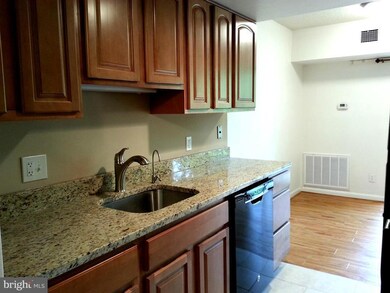 2240 Castle Rock Square unit 12C, Reston, VA 20191 - photo 3