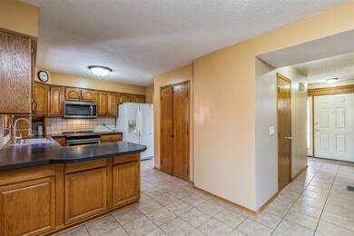 4913 Merced St, Des Moines, IA 50310 - photo 7