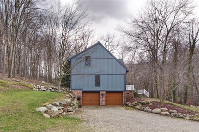 Don't be fooled by 2 garage doors-left side of gar