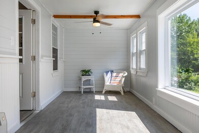 137 Spring St Gardiner ME-large-005-033-