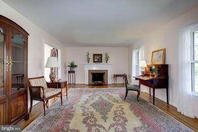 7407 Lanham Rd, Falls Church, VA 22043 - photo 3