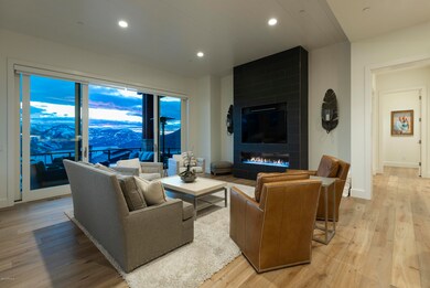 b2 LIVINGROOM