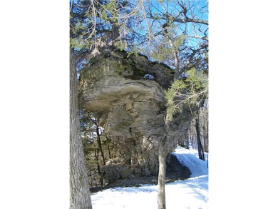 Direct access to Cabbage Rock formations