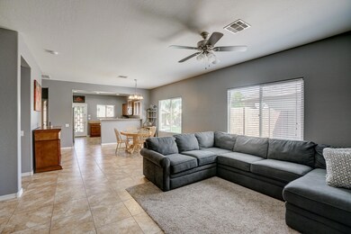 Living room / Dining