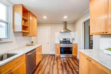 207 W. Lakeview Ave.