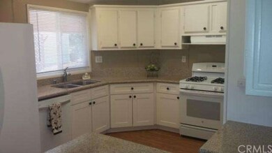 Gorgeous kitchen with Granite counters.