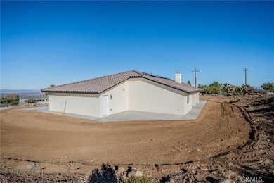 1275 Hollister Rd, Piñon Hills, CA 92372 - photo 4