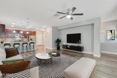 Skyline living room stage photo_